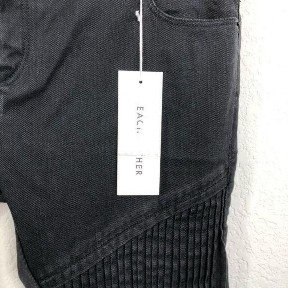 Each x Other Contrast Panel Moto Jeans Knee Slit - Picture 3 of 13